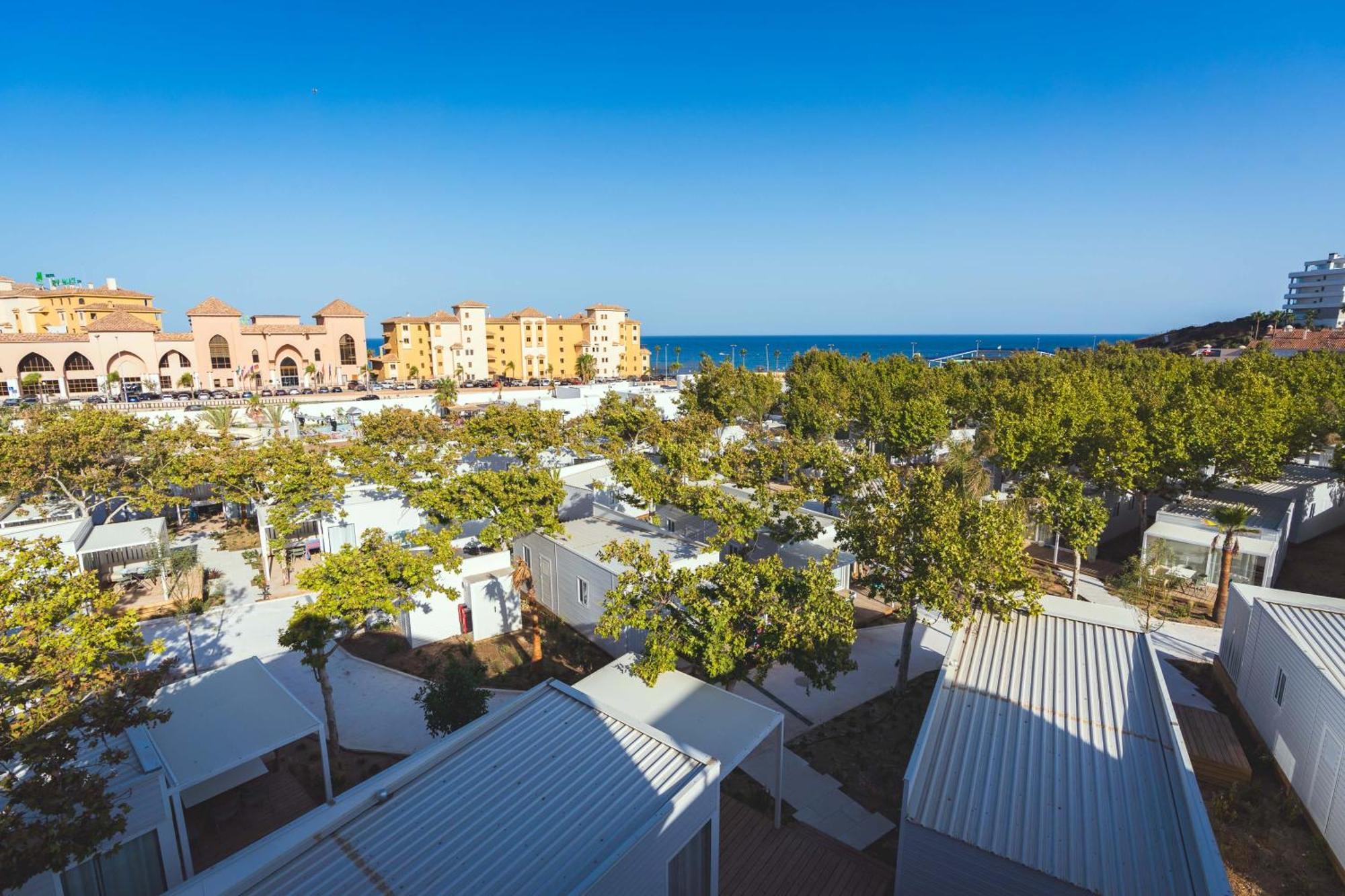 Costa Del Sol Glamping Village Фуэнхирола Экстерьер фото