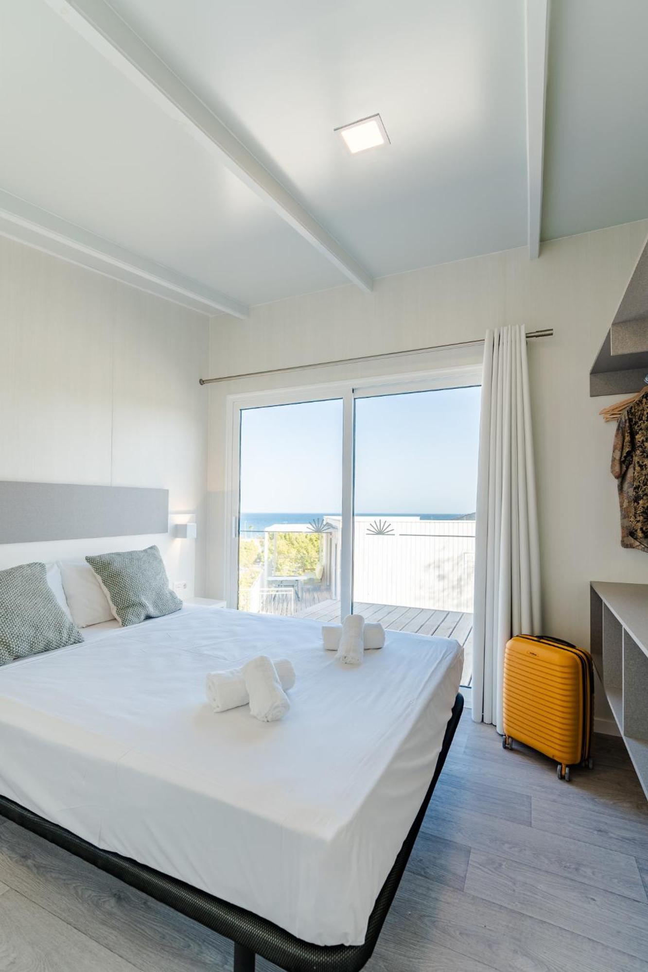 Costa Del Sol Glamping Village Фуэнхирола Экстерьер фото