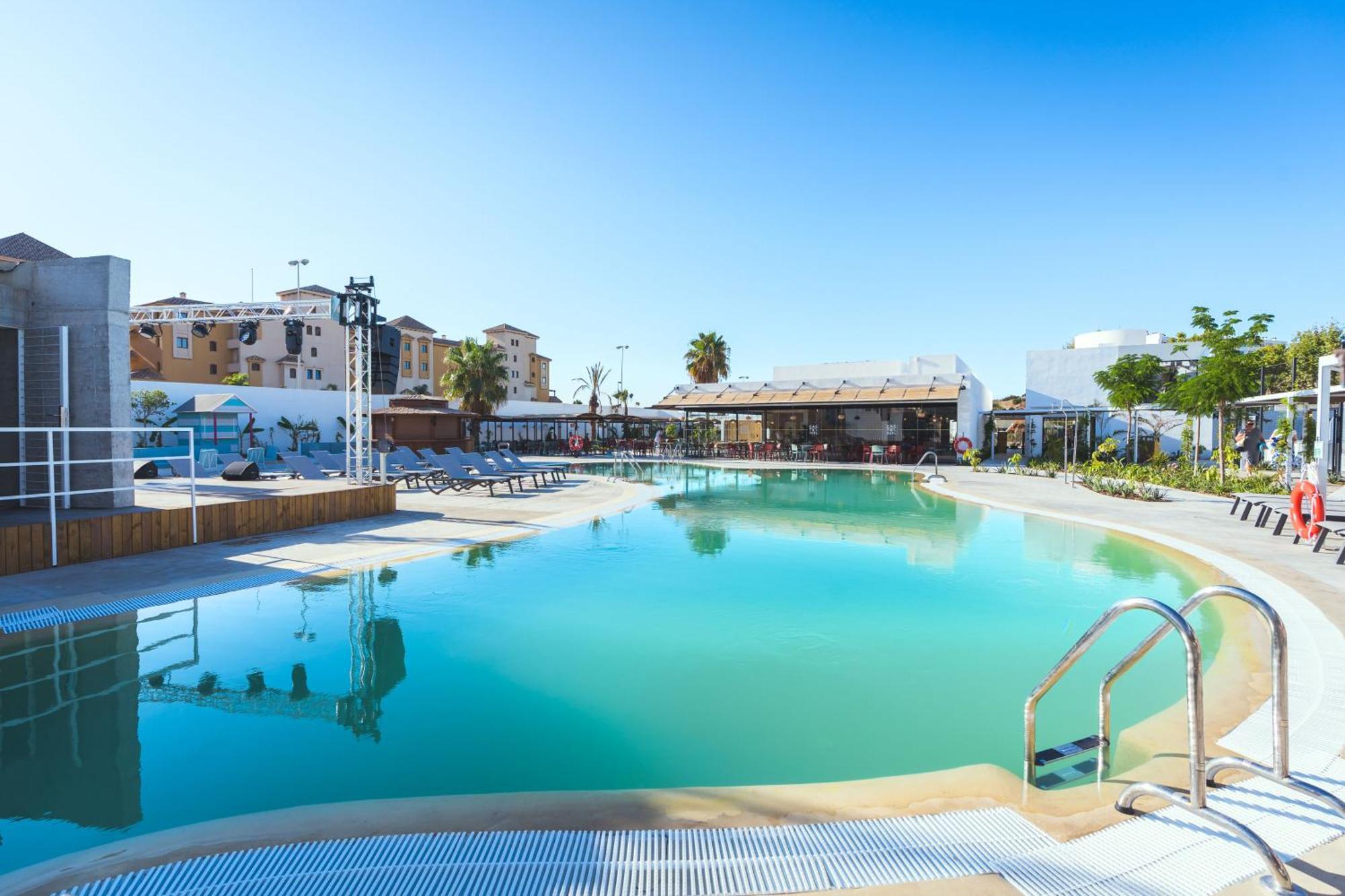 Costa Del Sol Glamping Village Фуэнхирола Экстерьер фото
